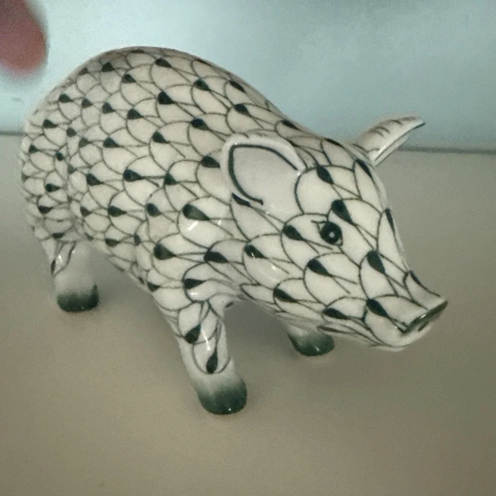 Andrea by Sadek Porcelain Pig Hand Painted Green & White Fishnet 6